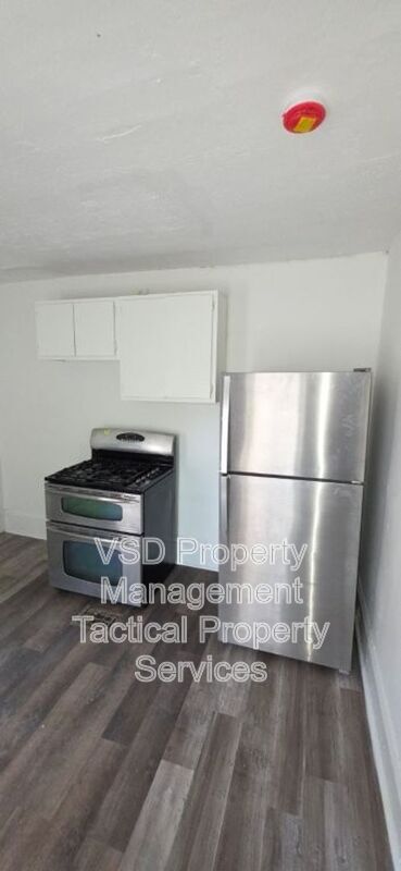 Building Photo - 1583 E 84th St