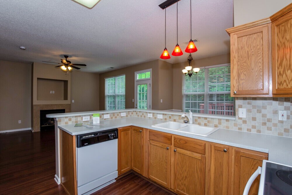 Building Photo - 12132 Old Willow Rd