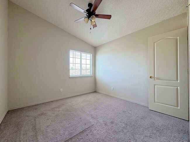 Building Photo - 14064 Tierra Halcon Dr