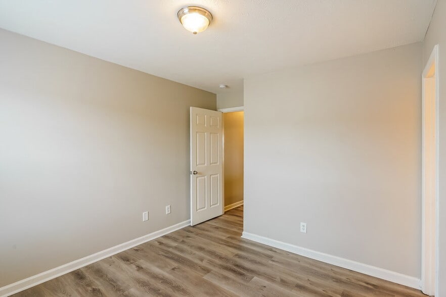 Building Photo - 8022 Logan Dr