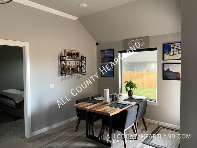 Building Photo - 3512 Tahoe Dr