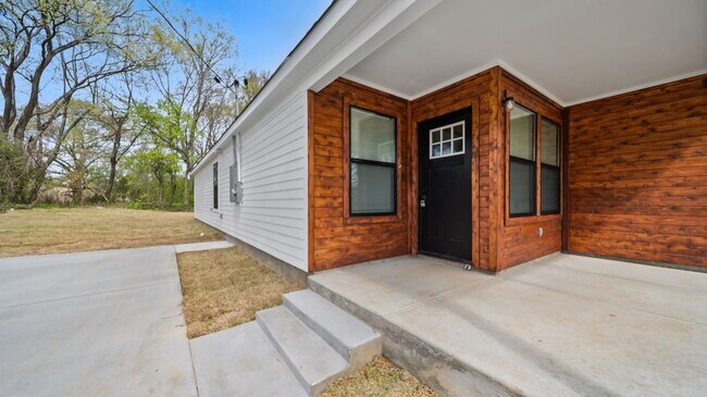 Building Photo - 34 E Geeter Rd