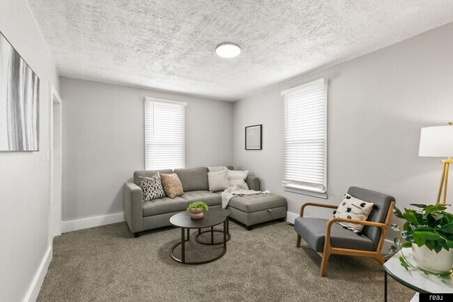 Building Photo - Charming 3-Bedroom Home with Spacious Layout