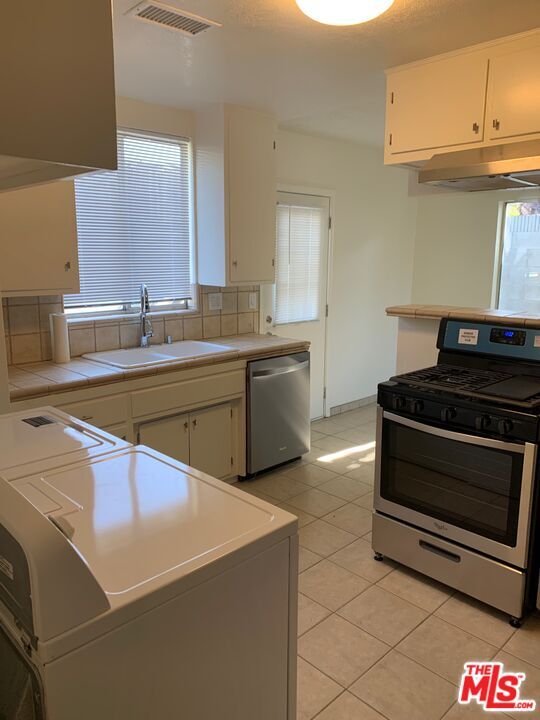 Building Photo - 20514 Catalina St