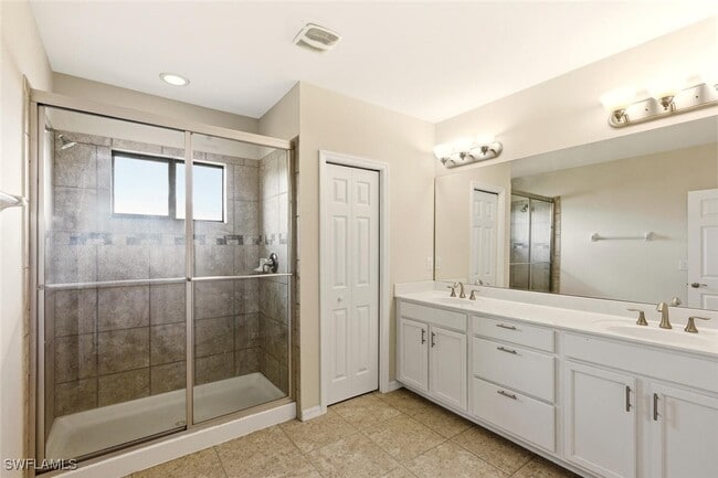 Building Photo - 14825 Sutherland Ave