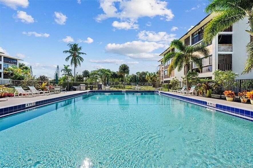 Large pool - 166 SE Saint Lucie Blvd