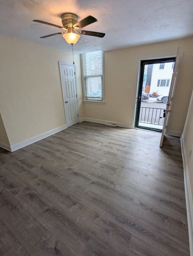 Building Photo - stw118