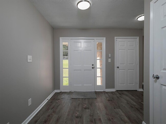 Building Photo - 581 Autumn Ln