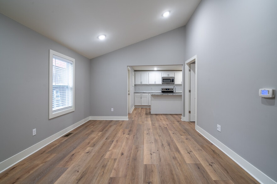 Building Photo - 610 4th St NW