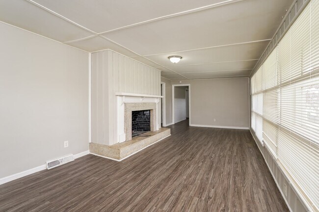 Building Photo - 1014 Arbor Dr