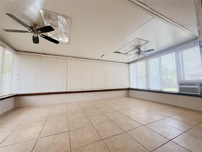 Building Photo - 2831 Lion Heart Rd