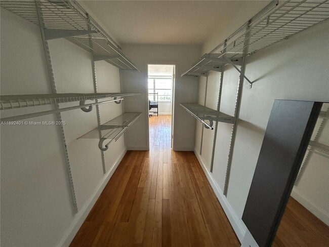 Building Photo - 18021 Biscayne Blvd