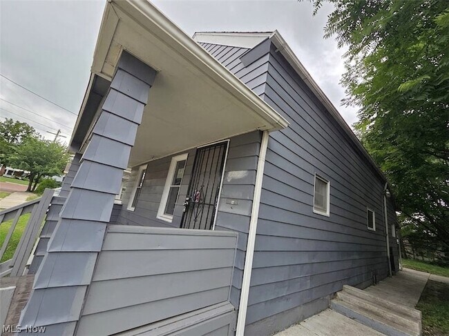 Building Photo - 3454 E 73rd St