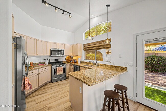 Building Photo - 3905 E Rockwood Dr
