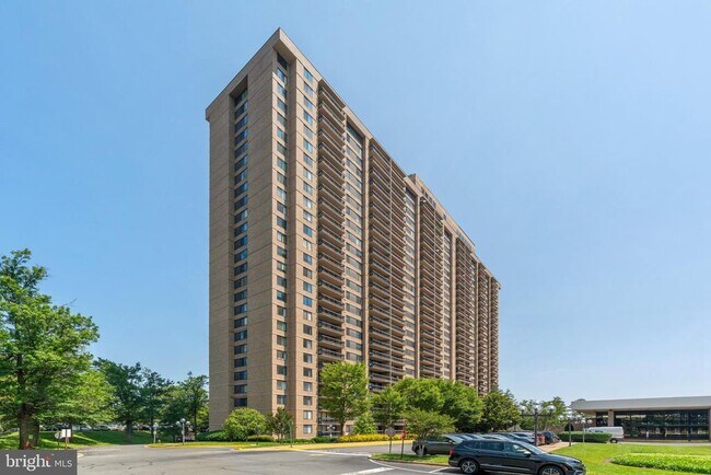Building Photo - 3701 S George Mason Dr