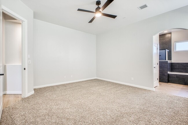 Building Photo - Beautiful East side House 4 bed-2.5 baths, part of The  Club that includes Swimming Pool, Gym, Te...