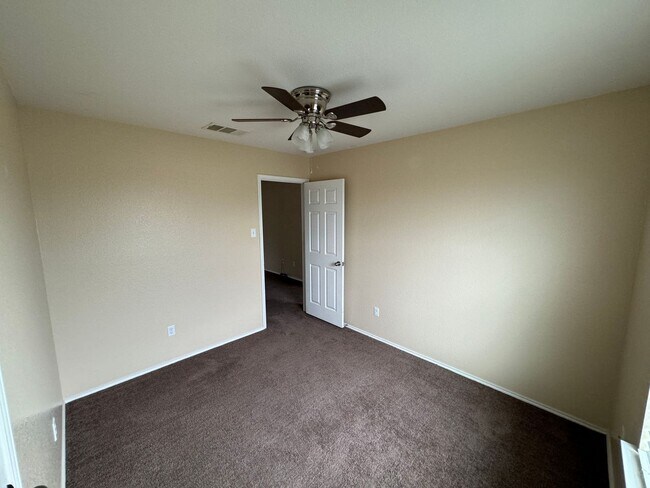 Building Photo - 3-Bedroom House for Rent in Killeen