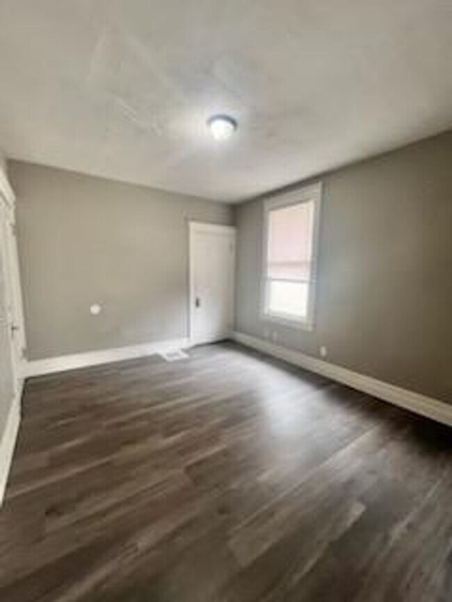 Building Photo - 724 Cecil Ave