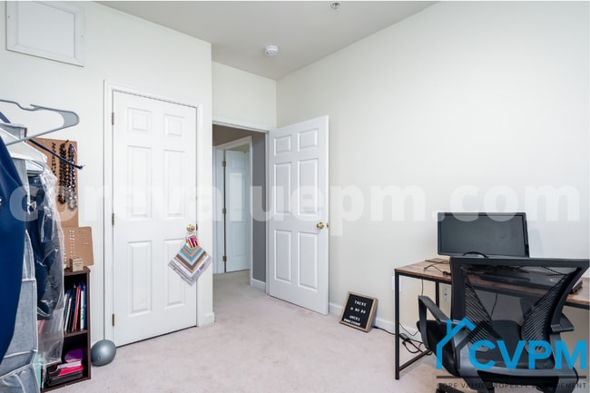Building Photo - 8638 Willow Leaf Ln