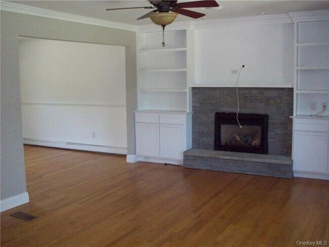 Building Photo - 6 Regent Dr