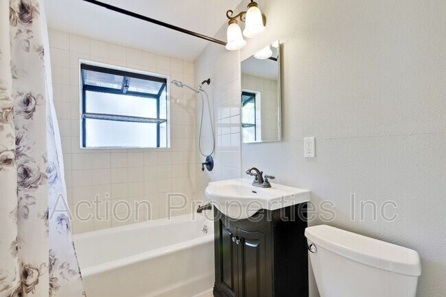 Building Photo - 18850 Newsom Ave