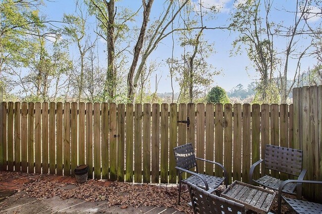 Building Photo - Arlington Trace 2BR/2.5BA Condo - Gated Co...