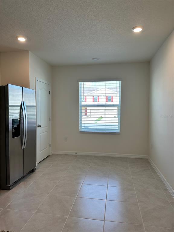 Building Photo - 3356 Private Oak Dr