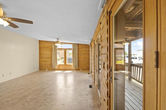 Building Photo - 118 Agape Wy