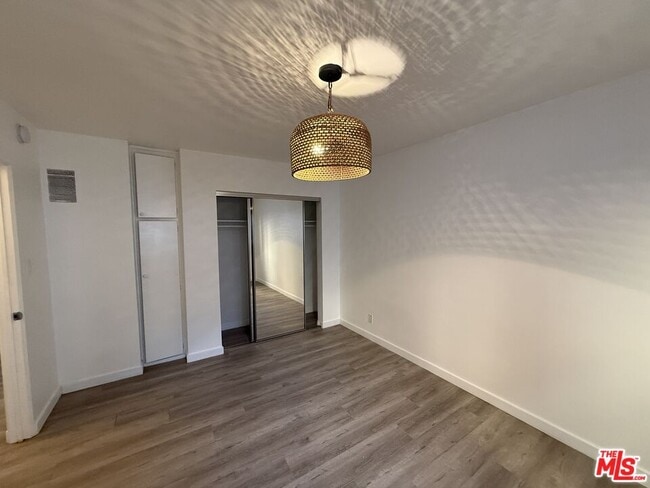 Building Photo - 1333 N Fuller Ave