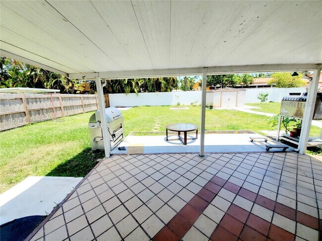 Building Photo - 55 SW 77th Ave