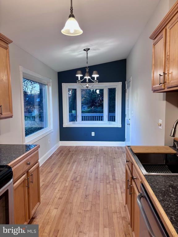 Building Photo - 720 Genessee St