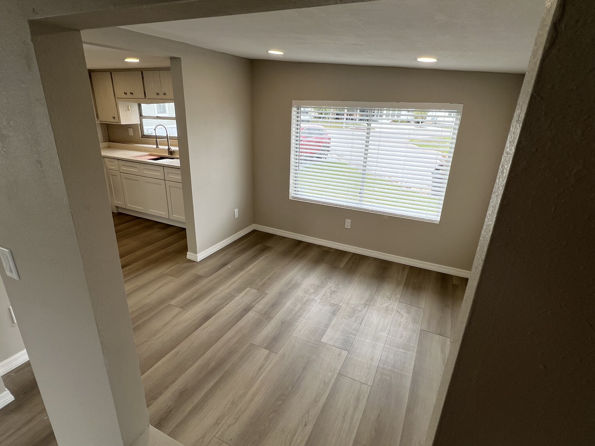 Dining room - 1628 Old Elm St