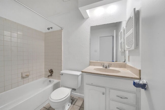 Building Photo - 14830 Keelby Dr