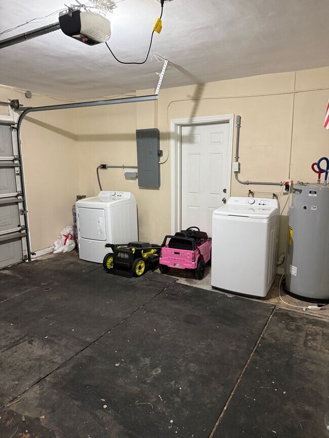 Building Photo - 13583 Imperial Groves Dr E