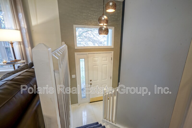 Building Photo - 2808 Lakeshire Ln