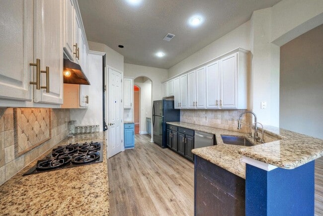 Building Photo - 3912 Coopers Hawk Cove