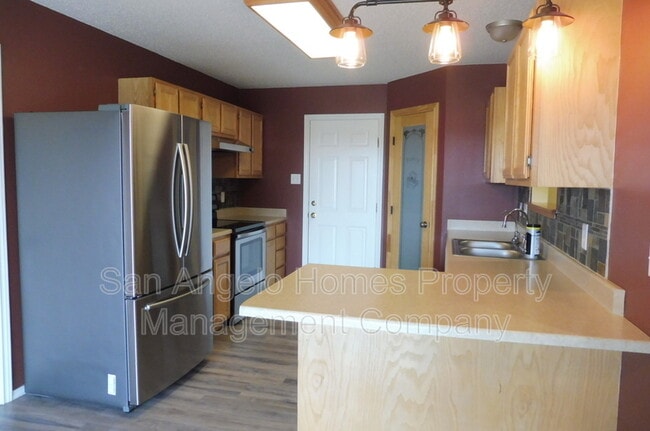 Building Photo - 1217 Elmo Ln