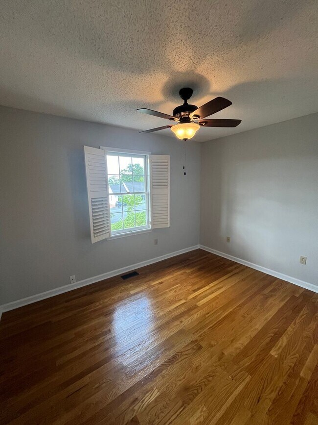Building Photo - Beautiful 3 Bedroom house in Fishersville ...