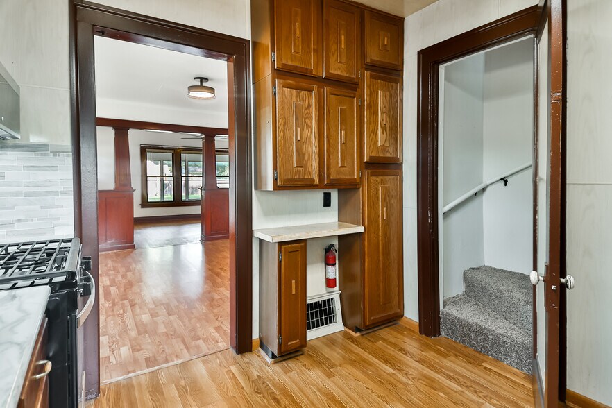 Building Photo - 855 Wood Ave
