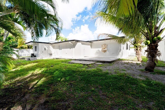 Building Photo - 7884 NW 175th St
