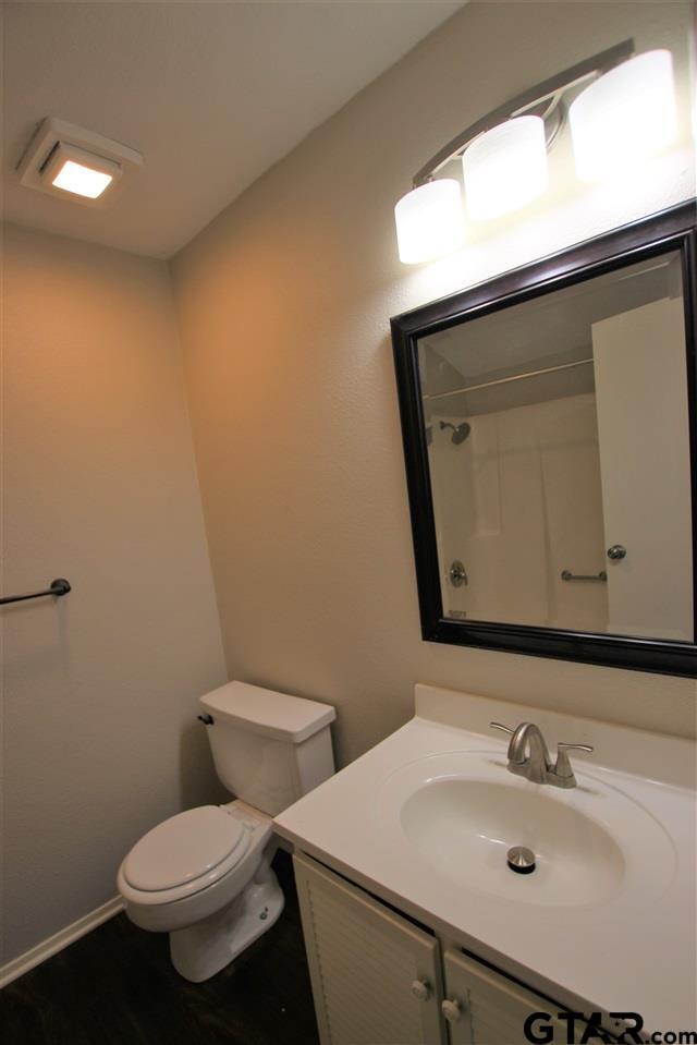 Building Photo - 15711 Echo Glen Dr