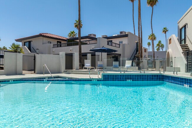 Sparkling resident only pool & spa - The Views at the Peak