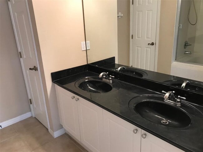 Building Photo - 629 Pinebranch Cir