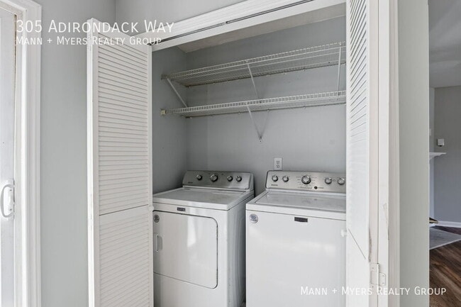 Building Photo - 305 Adirondack Way
