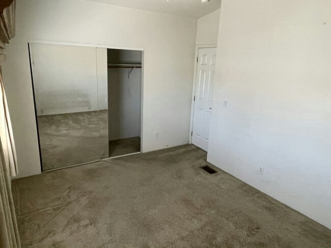 Building Photo - 2401 W Southern Ave