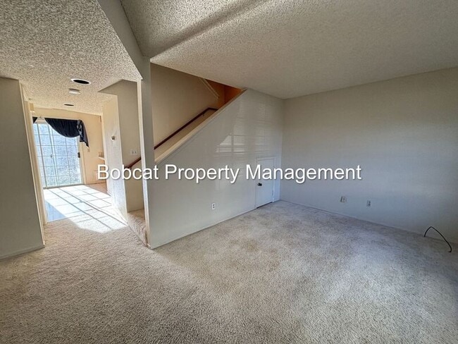 Building Photo - 1420 Douglas Ave