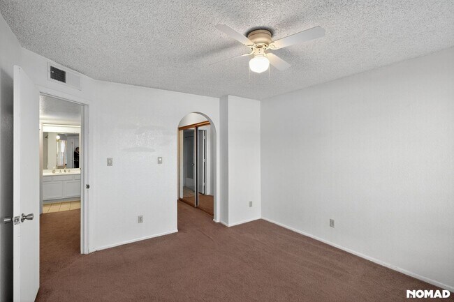 Building Photo - 1905 E University Dr