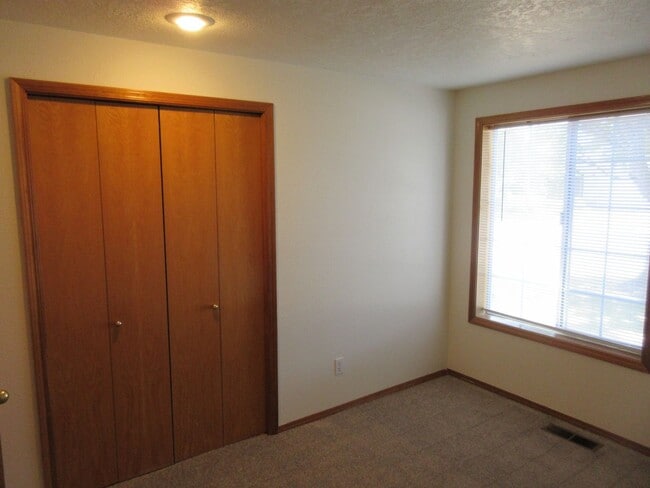 Building Photo - Three Bedroom Home in Keizer on Cul-de-sac