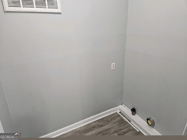 Building Photo - 1220 Poplar St