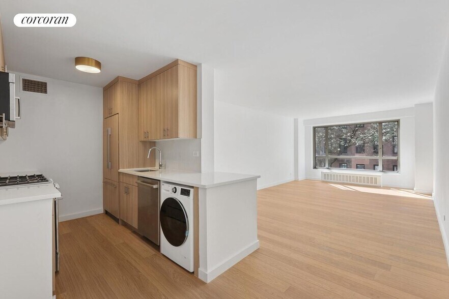 Building Photo - 501 E 87th St